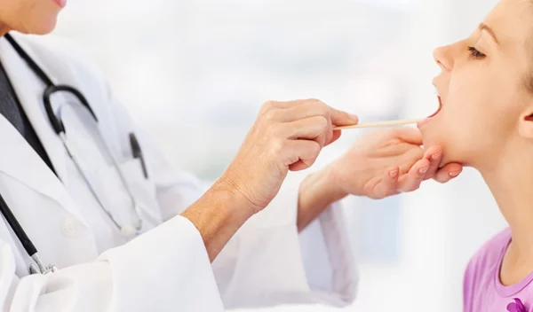 Αμυγδαλές: Ποιος είναι ο ρόλος τους και πότε πρέπει να αφαιρούνται