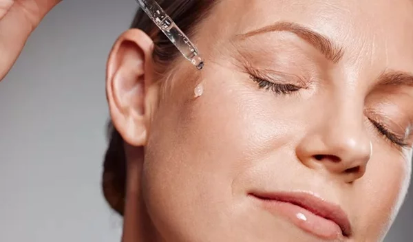 5 αντιρυτιδικοί οροί με bakuchiol, τη φυτική εναλλακτική της ρετινόλης