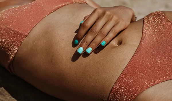 Τα καλύτερα ελαιώδη αντηλιακά σε μορφή spray για τέλειο μαύρισμα