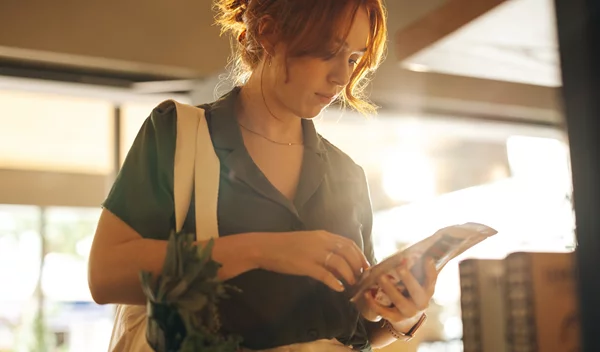 3 στρατηγικές για να αποφεύγεις τις παγίδες στις ετικέτες τροφίμων