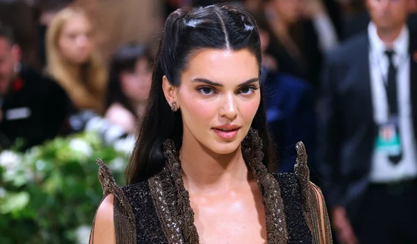 Mascara Cocktailing: H viral τάση στο μακιγιάζ για υπέροχες βλεφαρίδες, σαν ψεύτικες