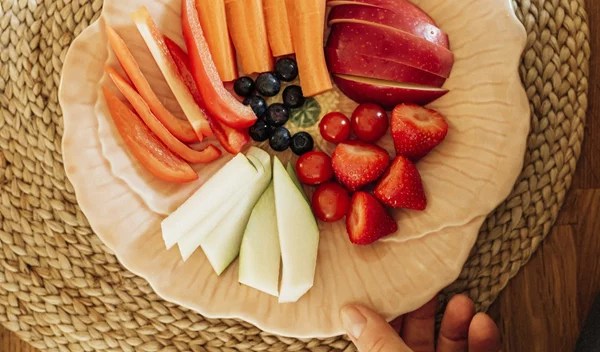 Δεν είναι το ακτινίδιο: Το καλύτερο φρούτο για την υγεία του πεπτικού - Σύμφωνα με έναν ειδικό