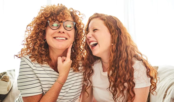 Χρειάζονται μόλις 15 δευτερόλεπτα για να έρθεις πιο κοντά με το έφηβο παιδί σου