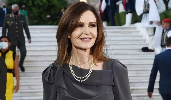 Κάτια Δανδουλάκη: 3 αλλαγές στην εμφάνισή της που την έκαναν να δείχνει 25 χρόνια νεότερη