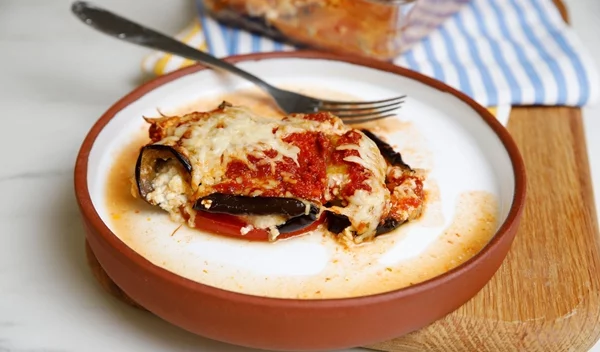 Ρολάκια μελιτζάνας με φέτα - Το απόλυτο μαμαδίστικο καλοκαιρινό φαγητό