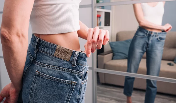 "Κρυφό" λίπος: Επιταχύνει τη γήρανση - Αυτός ο σωματότυπος κινδυνεύει περισσότερο