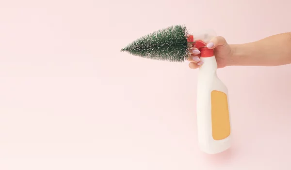 Πώς να καθαρίσεις το χριστουγεννιάτικο δέντρο, πριν το στολίσεις