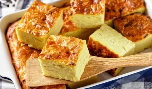 Εύκολο τυρόψωμο αλλά και ό,τι πιο νόστιμο έχεις φτιάξει ποτέ - χωρίς μίξερ με ελάχιστα υλικά