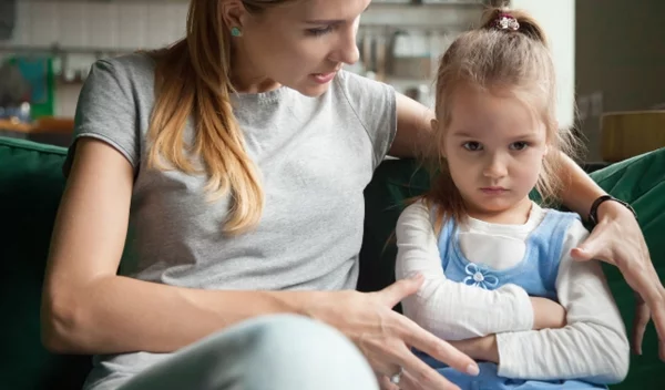 Μην τιμωρείς το παιδί όταν είναι αναστατωμένο: Μάθε του πώς να διαχειρίζεται τον θυμό του!