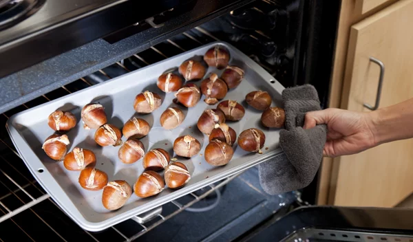 Πώς να ψήσεις ή να βράσεις τα κάστανα και τι σου προσφέρουν;