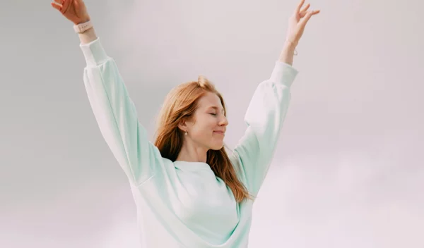 Διεθνής Ημέρα Ευτυχίας: 7 βήματα για να νιώθεις χαρούμενη καθημερινά