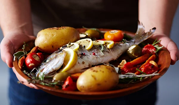 Τα θρεπτικά συστατικά που χαρίζουν κοφτερό μυαλό και σε ποιες τροφές θα τα βρεις