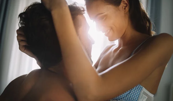 Αυτό είναι το σημάδι που δείχνει τον 'ψεύτικο' οργασμό - Η έρευνα σε άνδρες και γυναίκες