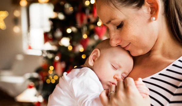 Κι αν γεννήσω μέσα στις γιορτές; Όλες οι απαντήσεις στους φόβους σου