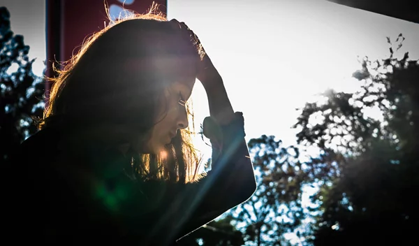 Αλήθεια ή μύθος; Η απώλεια μάς κάνει να γερνάμε πιο γρήγορα; Τι λέει η επιστήμη