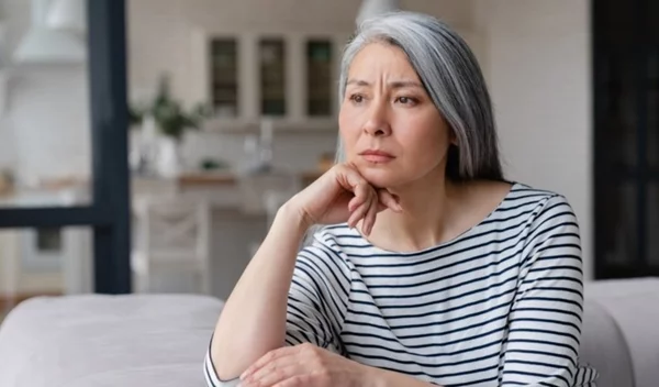 Τα 4 άγνωστα σημάδια που δείχνουν ότι γερνάμε