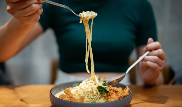 Ο γκουρού της διατροφής αποκαλύπτει το "υγιεινό" φαγητό που περιέχει βλαβερές χημικές ουσίες