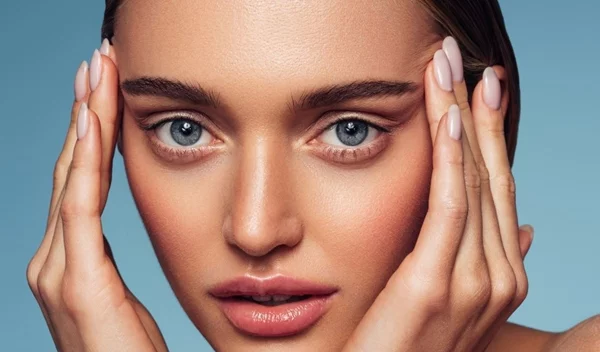 ISDIN: Γιορτάζει 50 χρόνια καινοτομίας στη φροντίδα του δέρματος