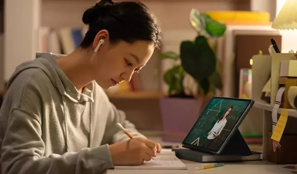 Τρέχεις από το πρωί μέχρι το βράδυ; Βρήκαμε το gadget που θα σου αλλάξει τη ζωή - προς το καλύτερο