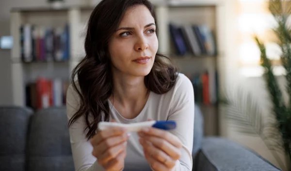 Επιστήμονες: Οι Ελληνίδες δεν γνωρίζουν ότι το 95% του ωοθηκικού αποθέματός τους έχει χαθεί έως την ηλικία των 35 ετών