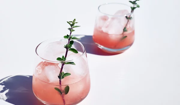 Το δροσερό mocktail που θα σε κρατήσει ενυδατωμένη στον καύσωνα