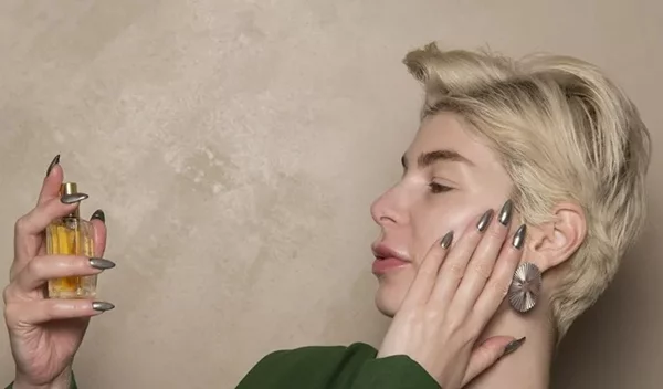 Ένα "μαγικό" έλαιο ομορφιάς: Το ξηρό λάδι που δεν λείπει ποτέ από τη ρουτίνα μου