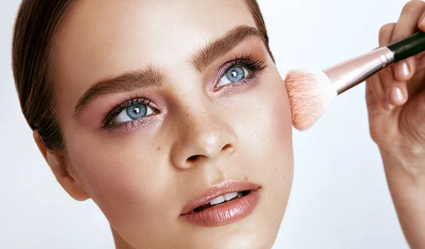 3 λάθη που κάνεις με το highlighter χωρίς να το γνωρίζεις