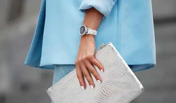 Τα χρώματα νυχιών που επιλέγουν τώρα όλες οι beauty insiders