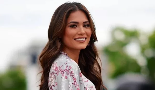 Τα μολύβια ματιών που φωτίζουν υπέροχα τα καστανά μάτια