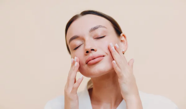 5 tips για ένα φρέσκο, νεανικό μακιγιάζ όλη την ημέρα