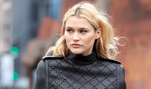 To #1 tip που ακολουθούν διαχρονικά οι Γαλλίδες για (ανεπιτήδευτα) τέλεια μαλλιά