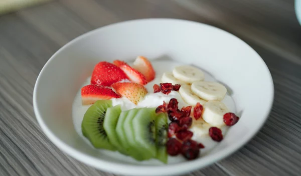 Το χειρότερο φρούτο για το έντερο - Γιατί βλάπτει το πεπτικό, σύμφωνα με γιατρό του Harvard