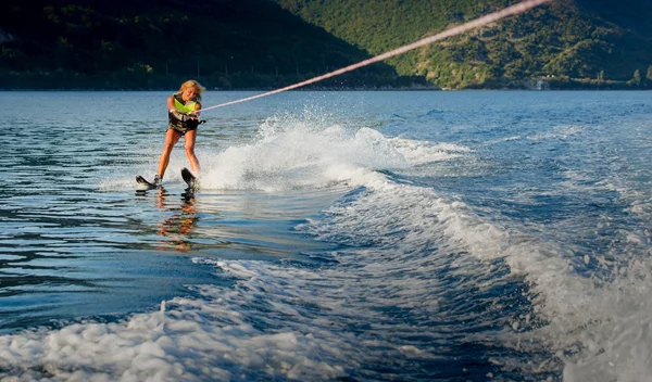 Η ISDIN συμμετέχει στον μεγαλύτερο Παγκόσμιο Αγώνα Θαλασσίου Σκι που γίνεται στην Ελλάδα