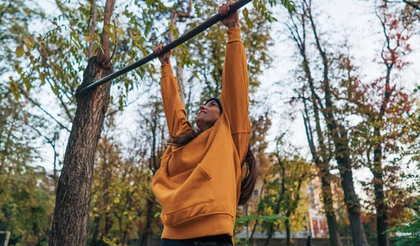 Χειμερινή άσκηση: Το συχνό λάθος που εξαντλεί τις γυναίκες χωρίς να το καταλαβαίνουν