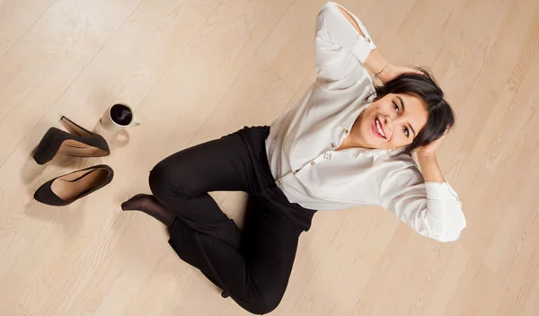 2 ασκήσεις που ανακουφίζουν από το πολύωρο καθισιό!