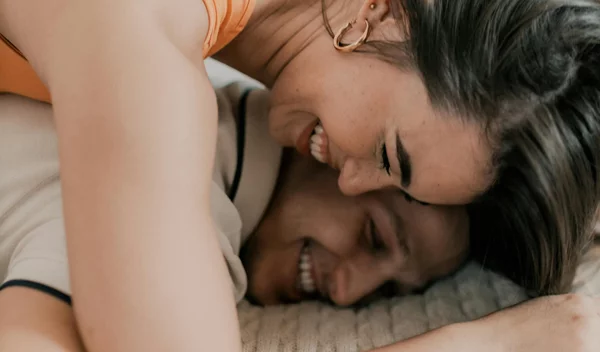 3 ξεκάθαρα σημάδια ότι η σχέση σου δεν σε κάνει πια ευτυχισμένη