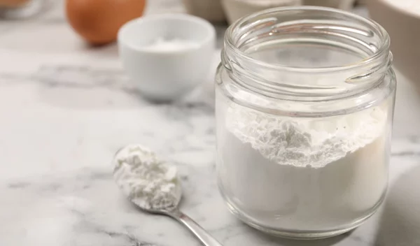 7 πανεύκολα cleaning hacks με μαγειρική σόδα που θα σου λύσουν τα χέρια