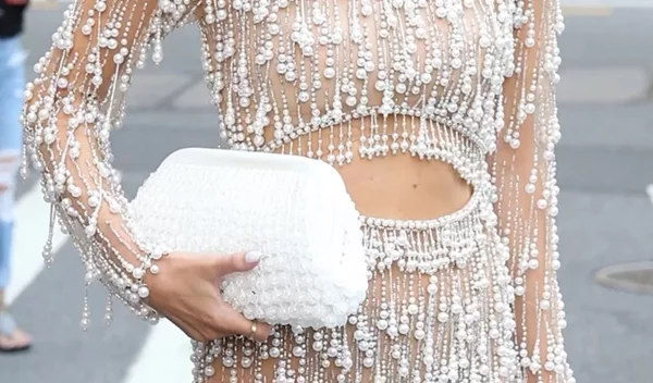 Αυτά είναι τα 5 χρώματα νυχιών που δείχνουν πάντα classy