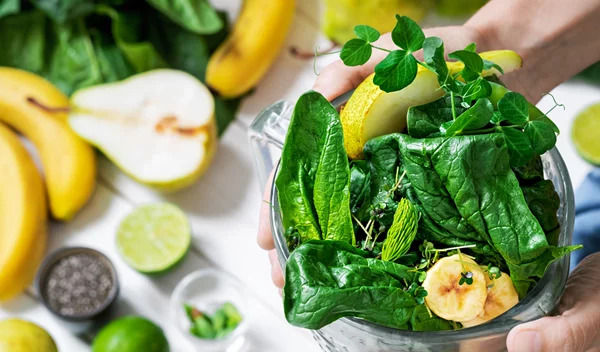 Θα αδυνατίσω αν τρώω πολλές σαλάτες και φρούτα;