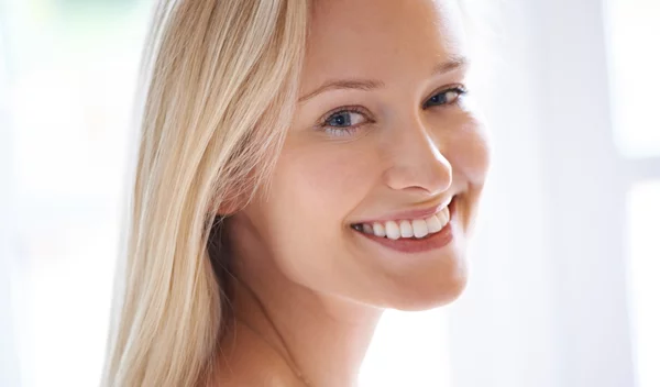 3 απλές συνήθειες που βοηθούν τις Σκανδιναβές να έχουν λαμπερή επιδερμίδα "σαν μωρού"