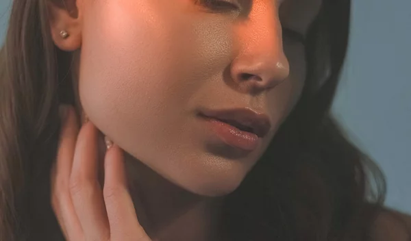 Disco Lips: H "must try" τάση στο μακιγιάζ για τα πιο λαμπερά χείλη