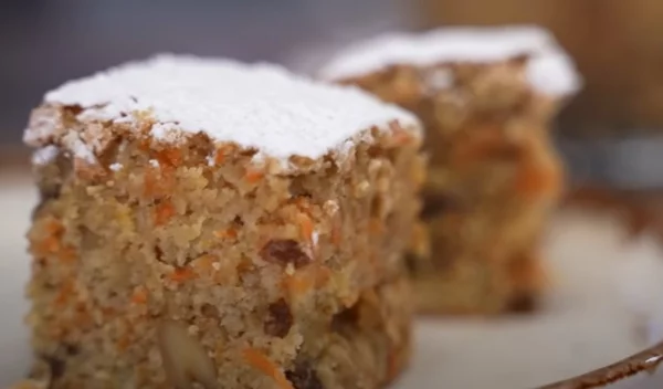 Συνταγή για αφράτο νηστίσιμο κέικ χωρίς μίξερ σε 5'