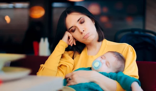 Η έλλειψη ύπνου μάς κάνει περισσότερο αγχωμένους και λιγότερο χαρούμενους