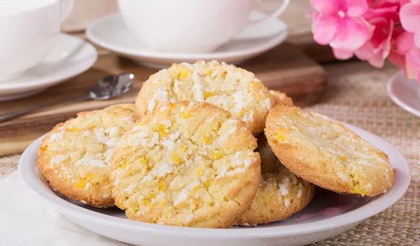 Μπισκότα λεμονιού χωρίς ψήσιμο - Με 3 υλικά και χωρίς αλεύρι