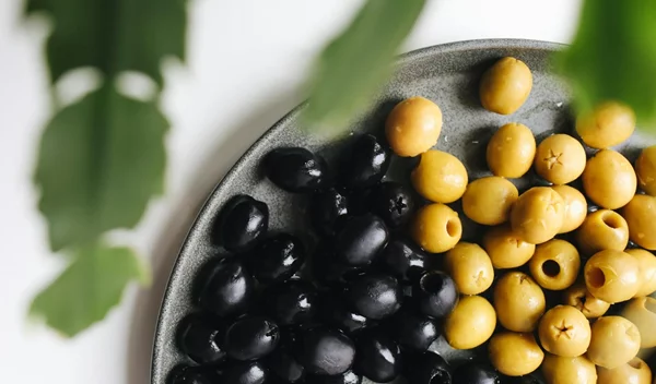 Σαφράν, ελιές, κ.α.: Οι 6 τροφές της Μεσογείου που προστατεύουν την καρδιά