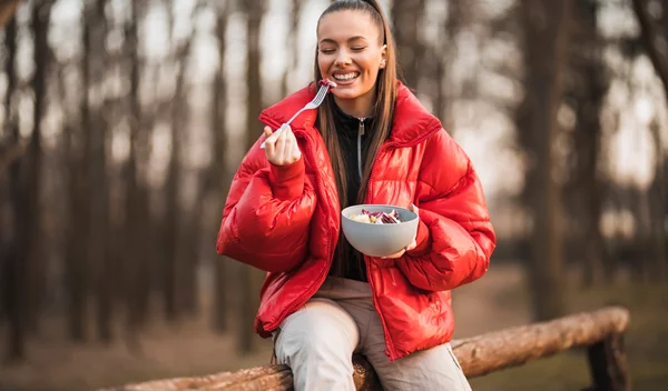 Ποια είναι η καλύτερη δίαιτα σύμφωνα με τις νέες τάσεις για την υγιεινή διατροφή;