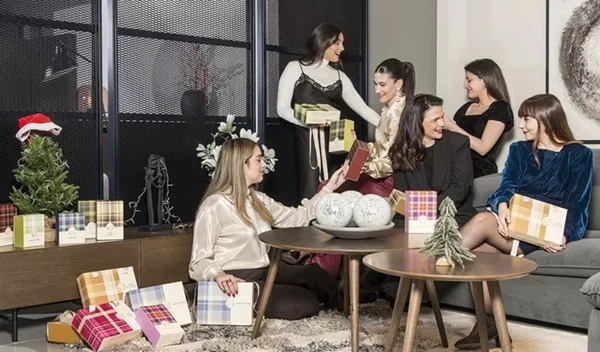 Wear the Joy Of Nature: Το secret Santa των Miss Bloomers όρισαν τα πιο εντυπωσιακά body care gift sets