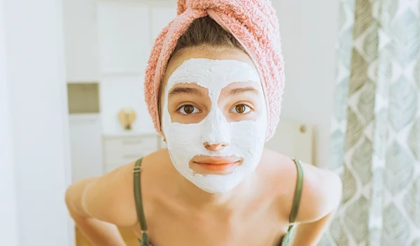 Oι καλύτερες μάσκες προσώπου για αποτοξίνωση μετά το Πάσχα