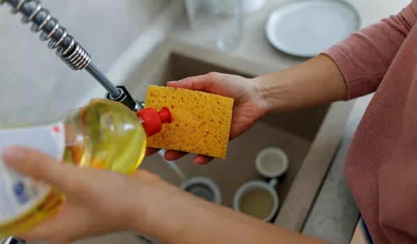 Χρησιμοποιείς το υγρό πιάτων σε αυτά τα 6 σημεία; Σταμάτα το αμέσως!