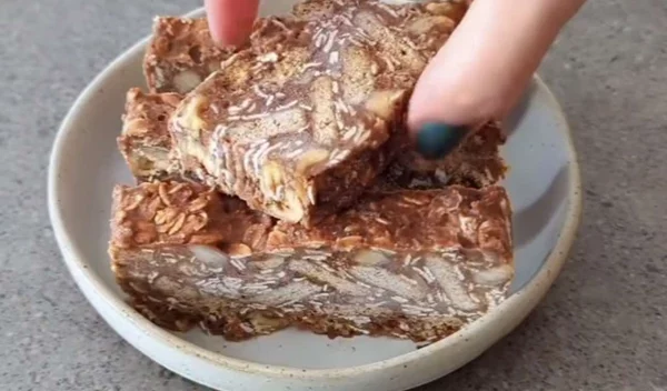 Το αγαπημένο μωσαϊκό σε μια θρεπτική παραλλαγή με βρώμη